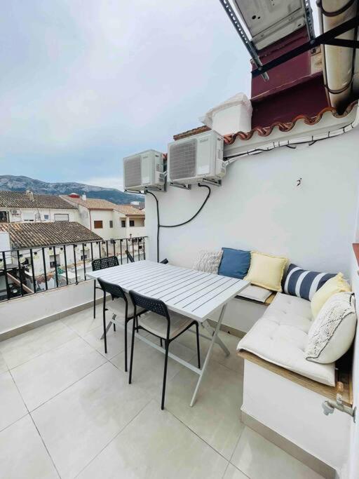 Attic Apartment In Old Town Denia Exterior photo